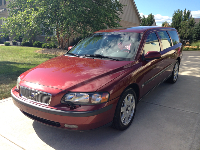 Volvo V70 2001 photo 1