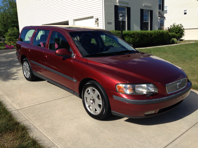 Volvo V70 2001 photo 2