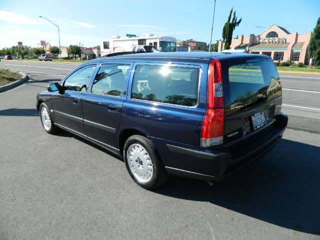 Volvo V70 2001 photo 2