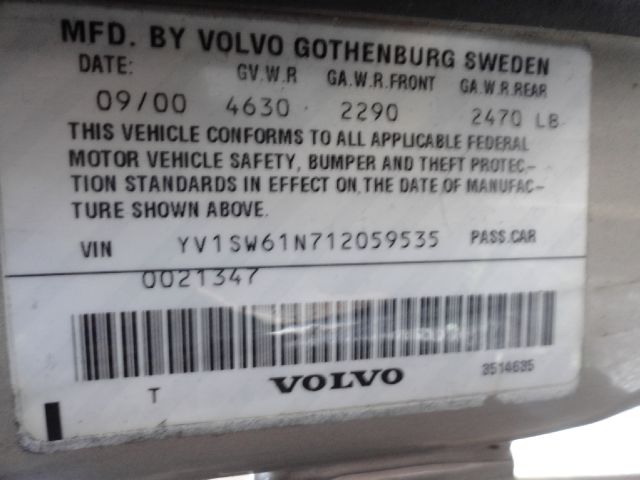 Volvo V70 2.5i Sedan 4D Wagon