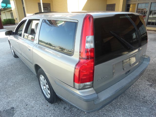 Volvo V70 2001 photo 16