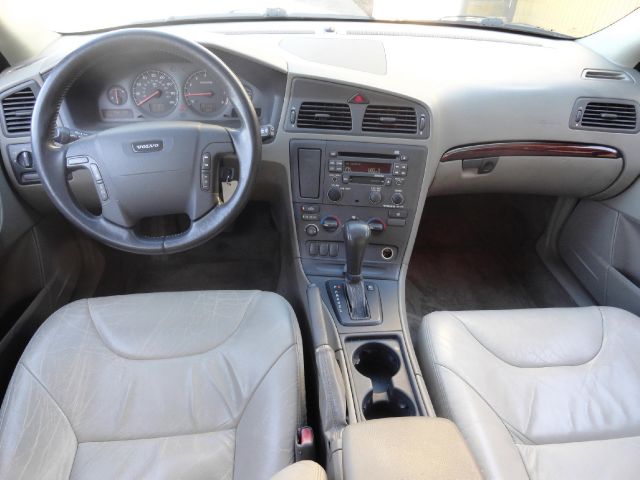 Volvo V70 2001 photo 23