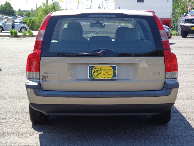 Volvo V70 2001 photo 1