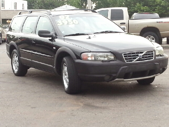 Volvo V70 LE 4D Passenger Van Wagon