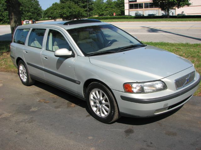 Volvo V70 2001 photo 1