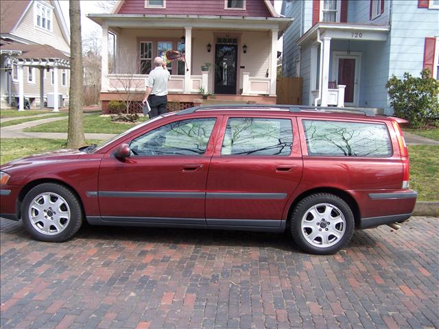 Volvo V70 2001 photo 1