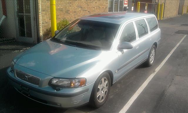 Volvo V70 2001 photo 1