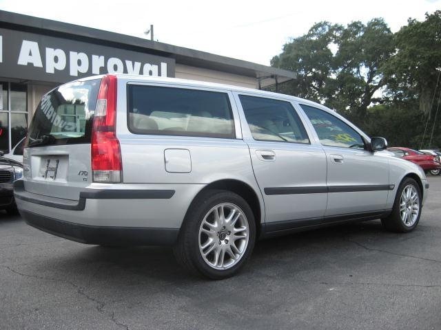 Volvo V70 2001 photo 2