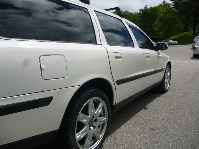 Volvo V70 2002 photo 2