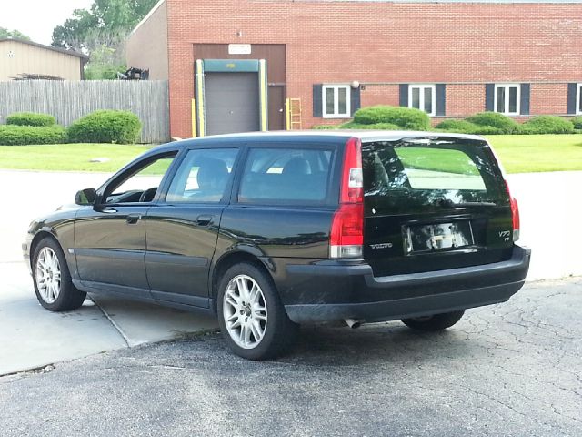 Volvo V70 2003 photo 2