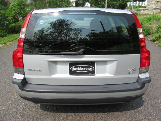 Volvo V70 2003 photo 2