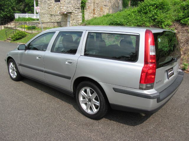 Volvo V70 2003 photo 23