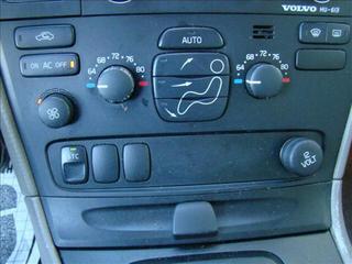 Volvo V70 2004 photo 2