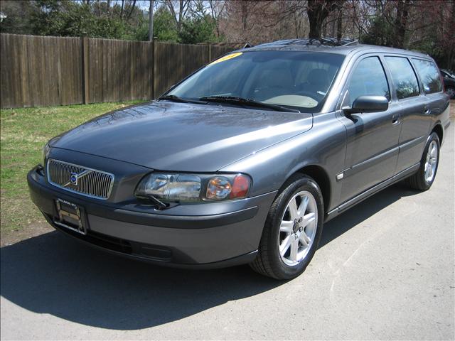 Volvo V70 2004 photo 1