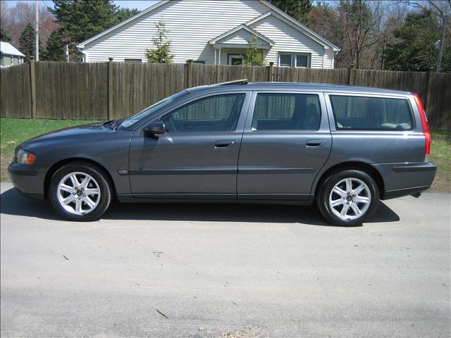 Volvo V70 2004 photo 2