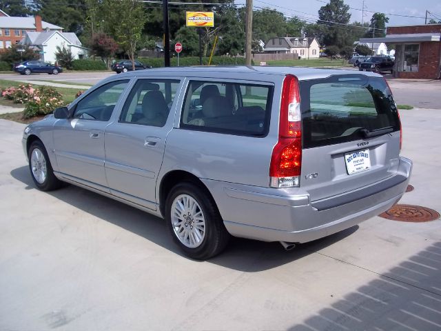 Volvo V70 4WD 4dr Sport Wagon