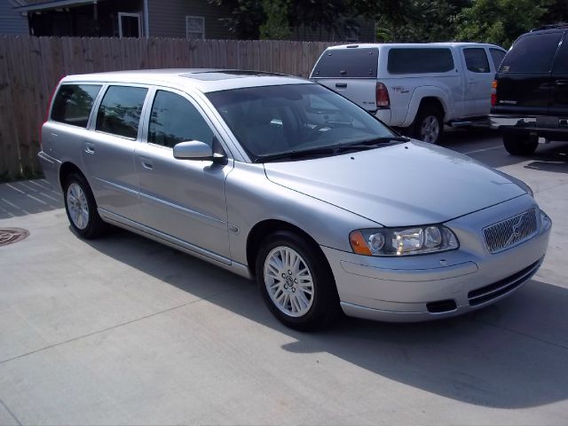 Volvo V70 2005 photo 1