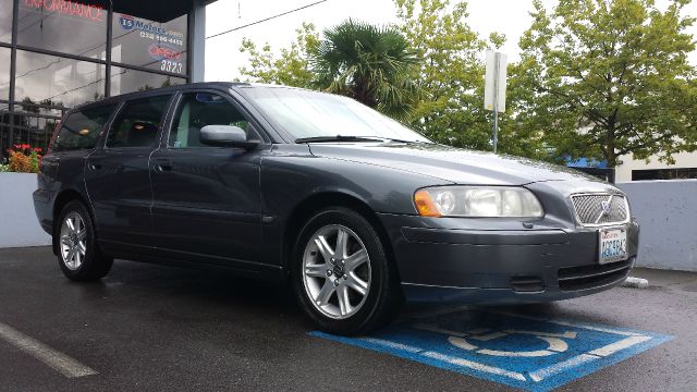 Volvo V70 2005 photo 1