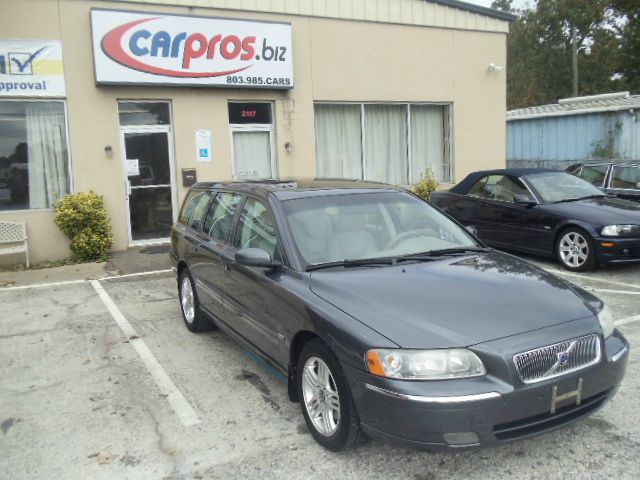 Volvo V70 2006 photo 1