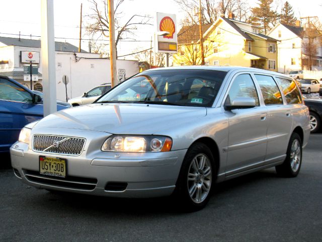 Volvo V70 2006 photo 1