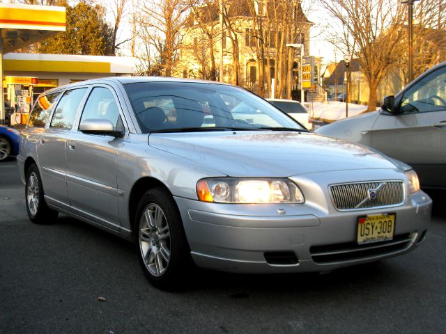 Volvo V70 2006 photo 2