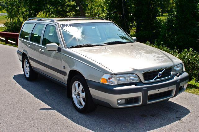 Volvo V70 XC EX - DUAL Power Doors Wagon