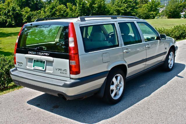 Volvo V70 XC 2000 photo 1