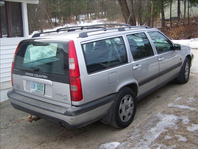 Volvo V70 XC 2000 photo 2