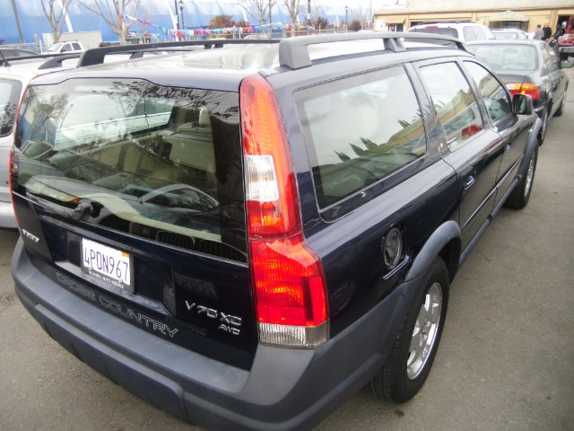 Volvo V70 XC 2001 photo 2