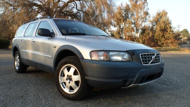 Volvo V70 XC 2001 photo 1