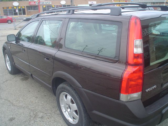 Volvo V70 XC 2001 photo 2