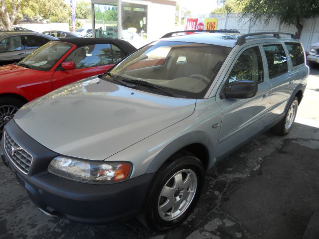 Volvo V70 XC 2001 photo 1