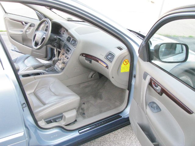 Volvo V70 XC 2001 photo 1