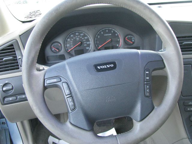 Volvo V70 XC 2001 photo 25