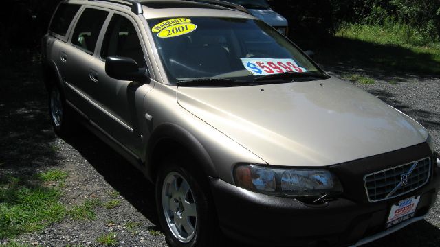 Volvo V70 XC 2001 photo 1