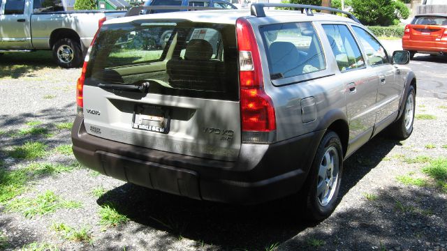 Volvo V70 XC 2001 photo 2