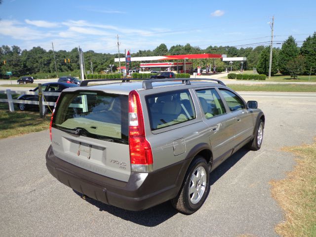 Volvo V70 XC 2001 photo 3