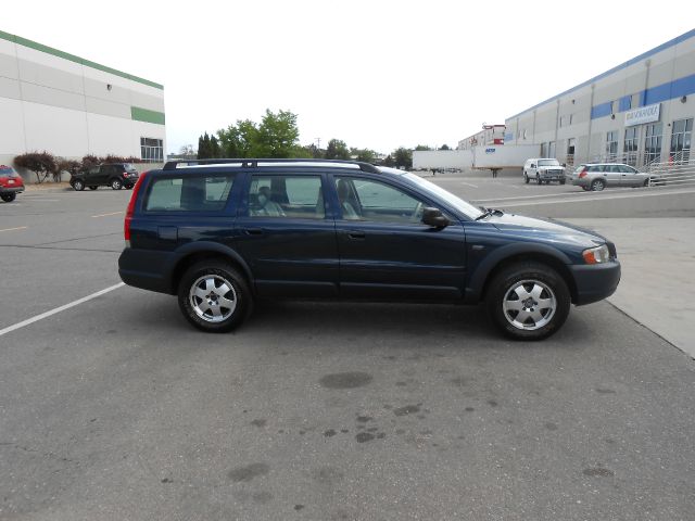 Volvo V70 XC 2001 photo 18