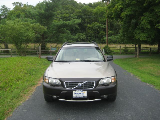 Volvo V70 XC 2001 photo 1