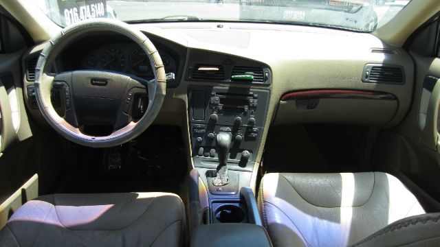 Volvo V70 XC 2001 photo 2