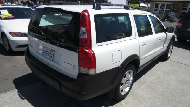 Volvo V70 XC 2001 photo 4