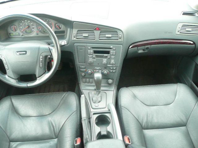 Volvo V70 XC 2002 photo 1