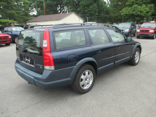 Volvo V70 XC 2002 photo 2