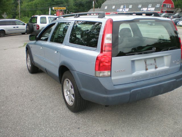 Volvo V70 XC 2002 photo 2