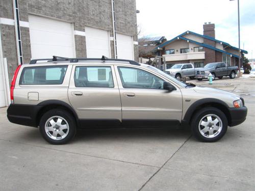 Volvo V70 XC 2002 photo 1