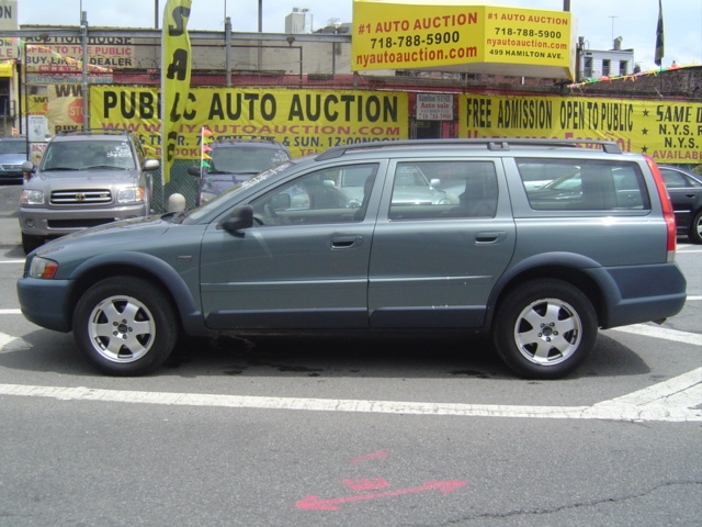 Volvo V70 XC 2002 photo 2