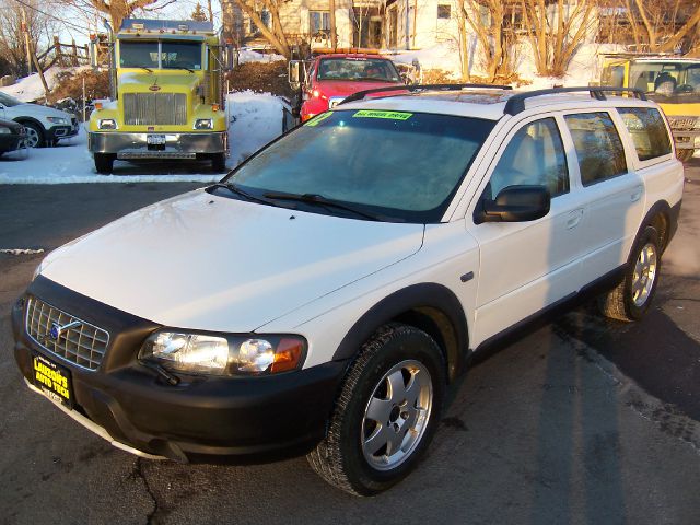 Volvo V70 XC 2002 photo 1