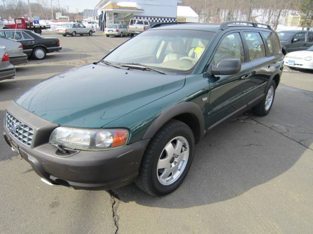 Volvo V70 XC 2002 photo 1