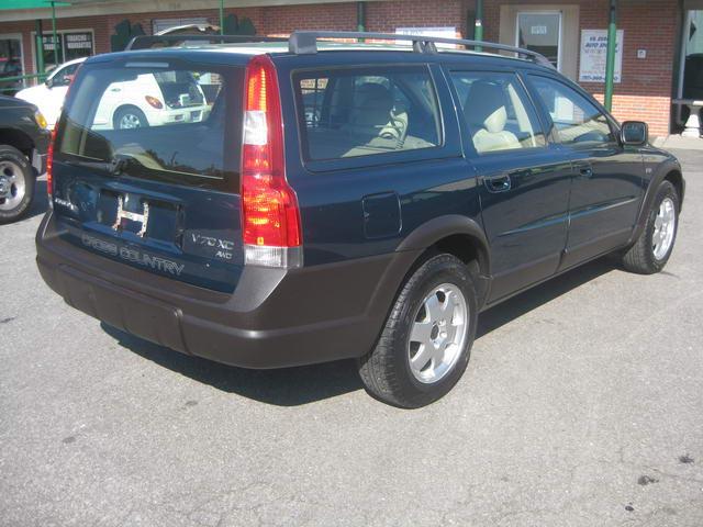 Volvo V70 XC 2002 photo 2