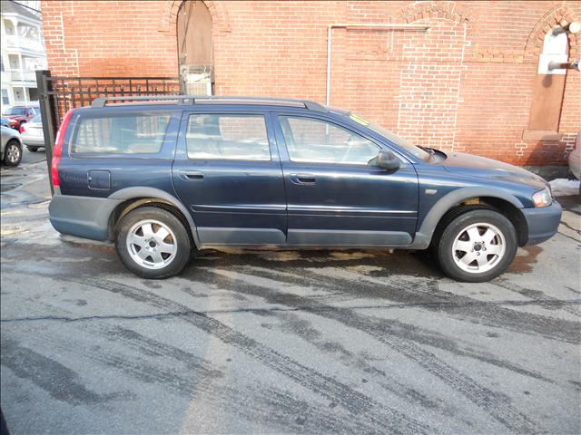 Volvo V70 XC Base Sport Utility